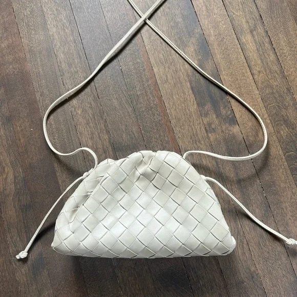 Bottega Veneta Mini Pouch in Wax - Picture 5 of 8